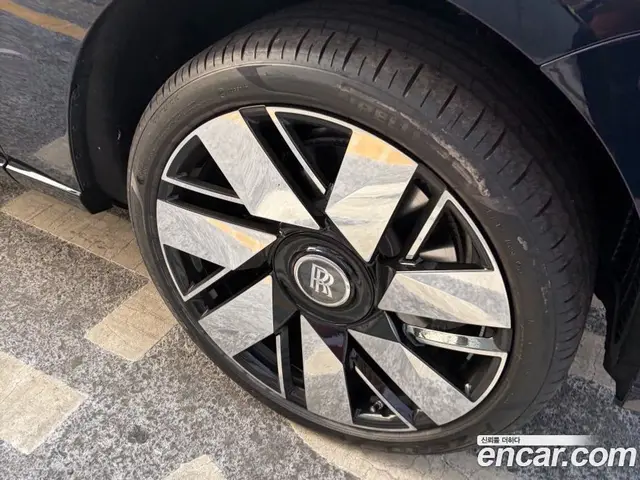 Rolls-Royce Cullinan 2025 6.7 автомат (гидро), миниатюра 5 Rolls-Royce Cullinan 2025 6.7 автомат (гидро), миниатюра 5