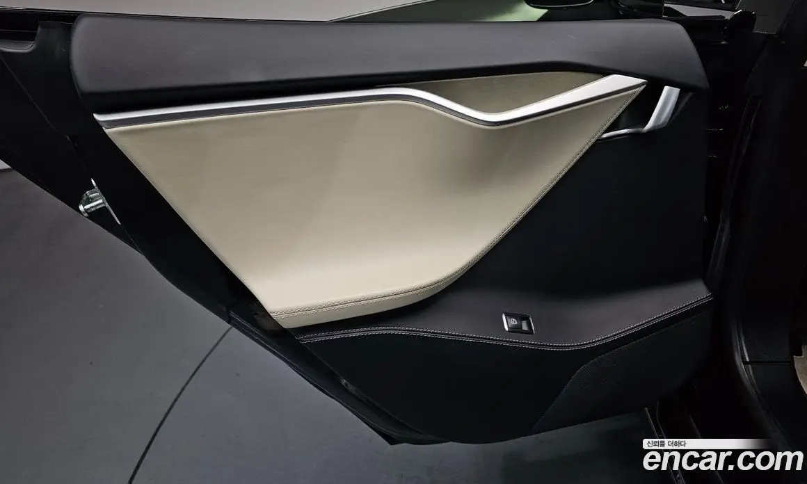 Tesla Model S 2018 0.3 автомат (гидро), фото 15 Tesla Model S 2018 0.3 автомат (гидро), фото 15