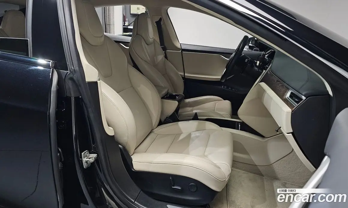Tesla Model S 2018 0.3 автомат (гидро), фото 18 Tesla Model S 2018 0.3 автомат (гидро), фото 18