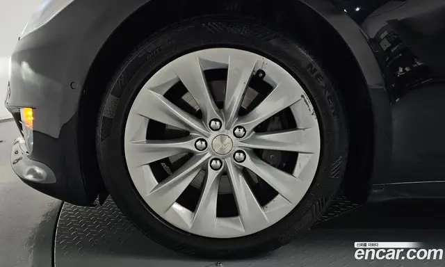 Tesla Model S 2018 0.3 автомат (гидро), миниатюра 5 Tesla Model S 2018 0.3 автомат (гидро), миниатюра 5