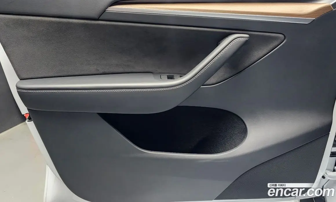 Tesla Model Y 2024 0.2 автомат (гидро), фото 14