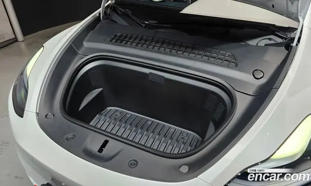 Tesla Model Y 2024 0.2 автомат (гидро), миниатюра 6
