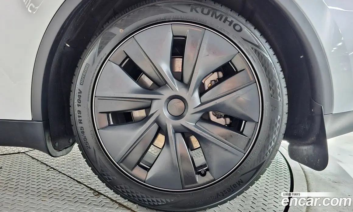 Tesla Model Y 2024 0.2 автомат (гидро), фото 7