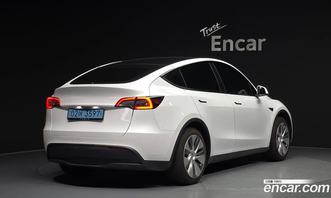 Tesla Model Y 2024 0.2 автомат (гидро), фото 2 Tesla Model Y 2024 0.2 автомат (гидро), фото 2