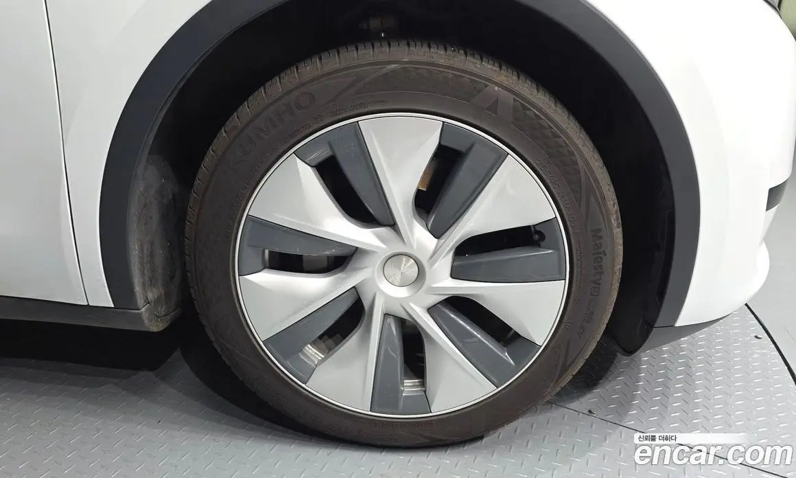 Tesla Model Y 2024 0.2 автомат (гидро), фото 5 Tesla Model Y 2024 0.2 автомат (гидро), фото 5