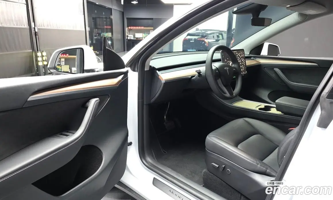 Tesla Model Y 2024 0.2 автомат (гидро), фото 10 Tesla Model Y 2024 0.2 автомат (гидро), фото 10