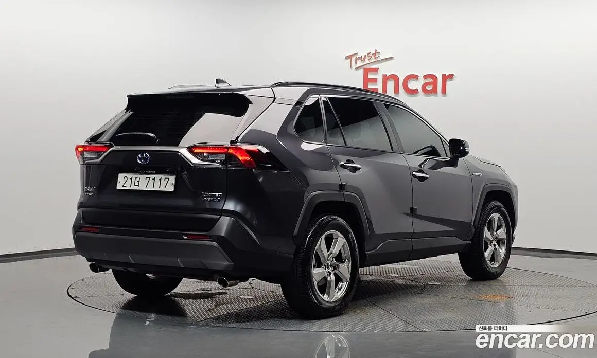 Toyota RAV4 2019 2.5 автомат (гидро), фото 1 Toyota RAV4 2019 2.5 автомат (гидро), фото 1