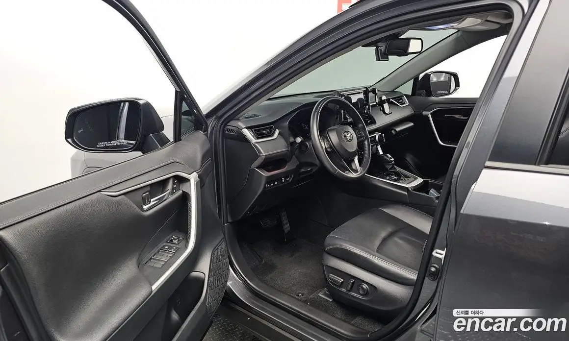 Toyota RAV4 2019 2.5 автомат (гидро), фото 12 Toyota RAV4 2019 2.5 автомат (гидро), фото 12
