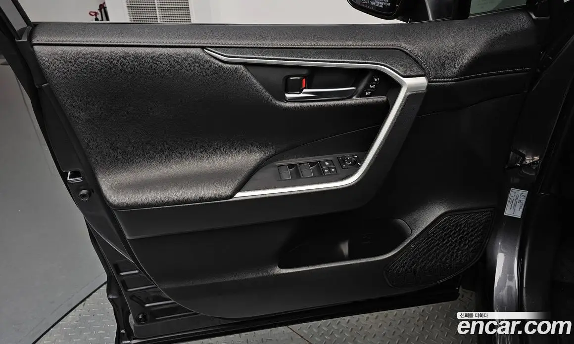 Toyota RAV4 2019 2.5 автомат (гидро), фото 13 Toyota RAV4 2019 2.5 автомат (гидро), фото 13