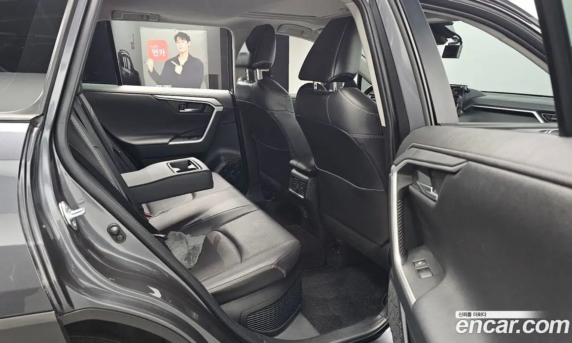 Toyota RAV4 2019 2.5 автомат (гидро), фото 16 Toyota RAV4 2019 2.5 автомат (гидро), фото 16
