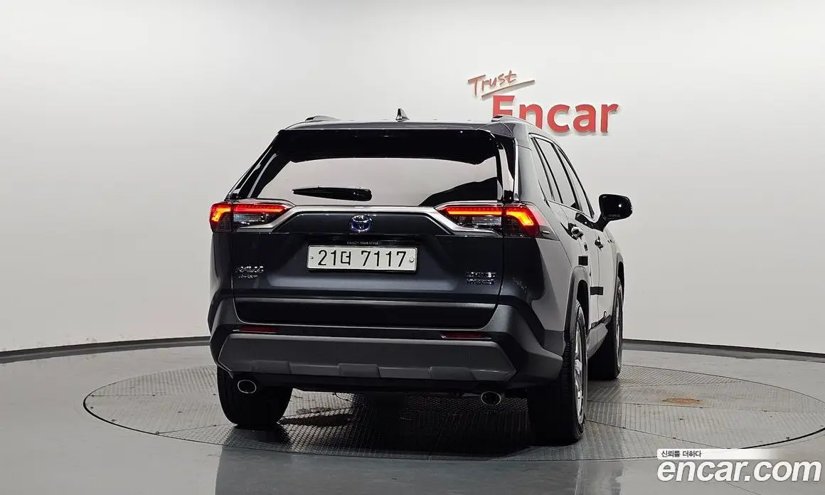 Toyota RAV4 2019 2.5 автомат (гидро), фото 3 Toyota RAV4 2019 2.5 автомат (гидро), фото 3