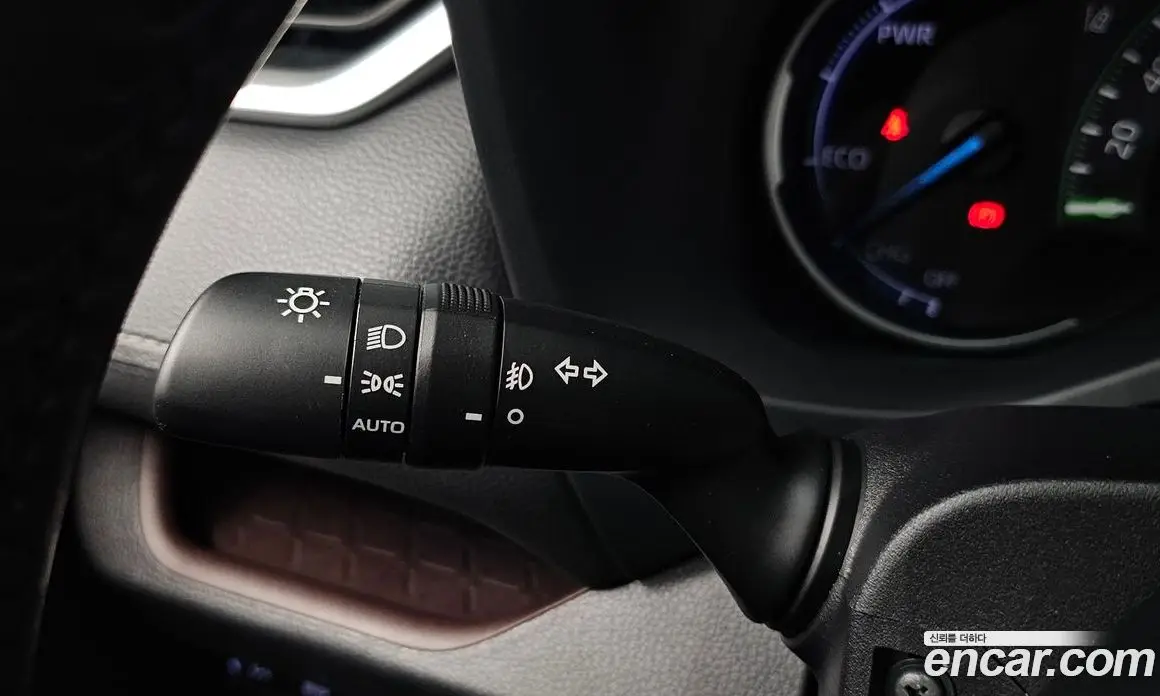 Toyota RAV4 2019 2.5 автомат (гидро), фото 28 Toyota RAV4 2019 2.5 автомат (гидро), фото 28