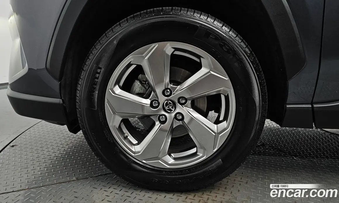 Toyota RAV4 2019 2.5 автомат (гидро), фото 4 Toyota RAV4 2019 2.5 автомат (гидро), фото 4