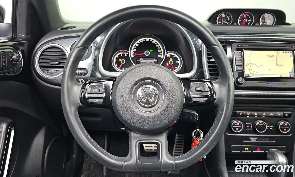 Volkswagen Beatle 2015 2.0 автомат (гидро), фото 15