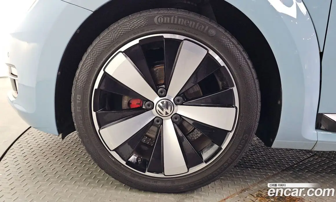 Volkswagen Beatle 2015 2.0 автомат (гидро), фото 5