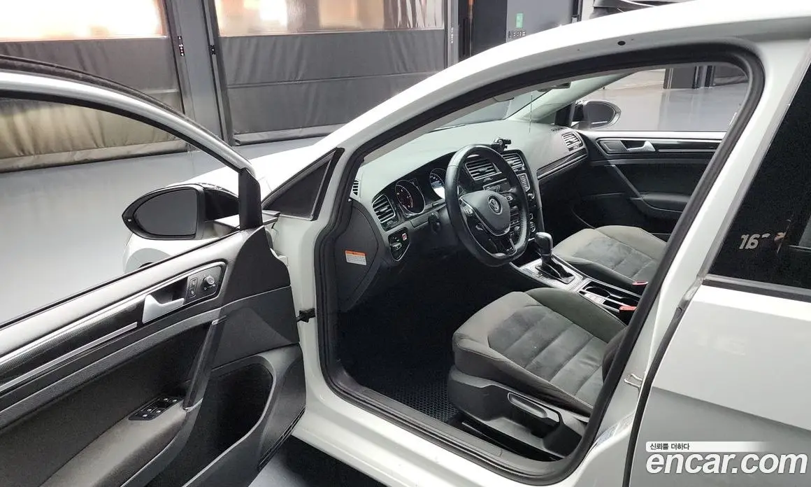 Volkswagen Golf 2015 2.0 автомат (гидро), фото 10