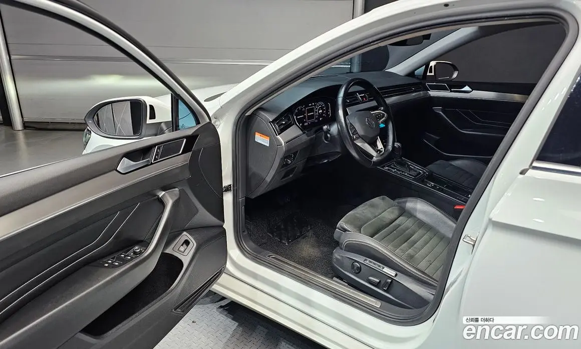Volkswagen Passat 2022 2.0 автомат (гидро), фото 13