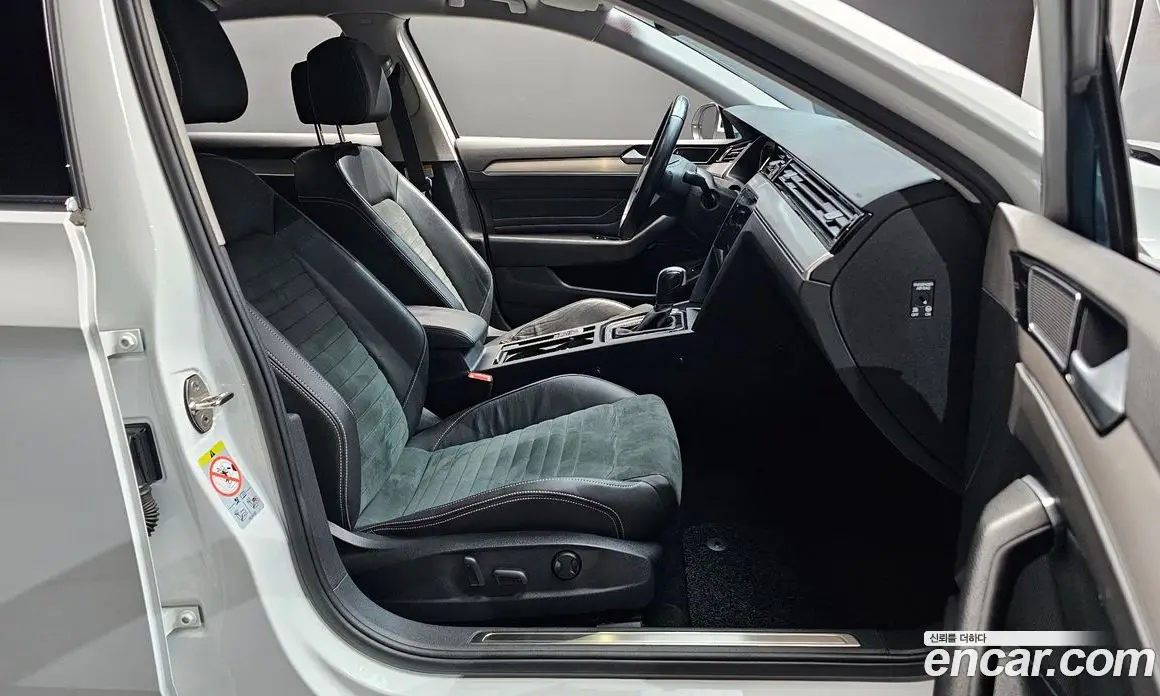 Volkswagen Passat 2022 2.0 автомат (гидро), фото 17