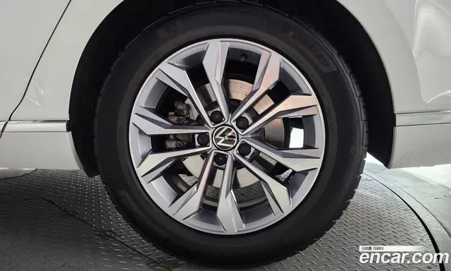 Volkswagen Passat 2022 2.0 автомат (гидро), миниатюра 7