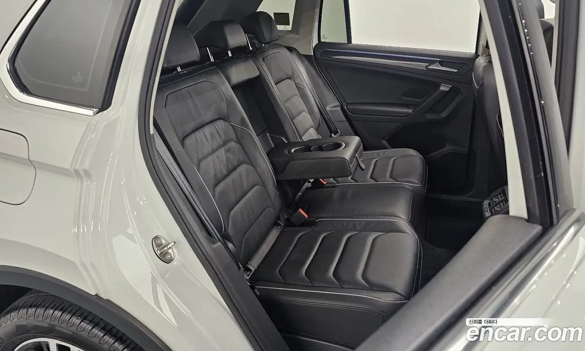 Volkswagen Tiguan 2022 2.0 автомат (гидро), фото 11