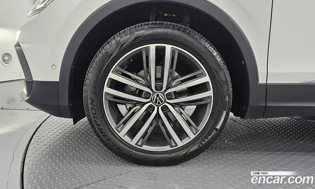 Volkswagen Tiguan 2022 2.0 автомат (гидро), миниатюра 5