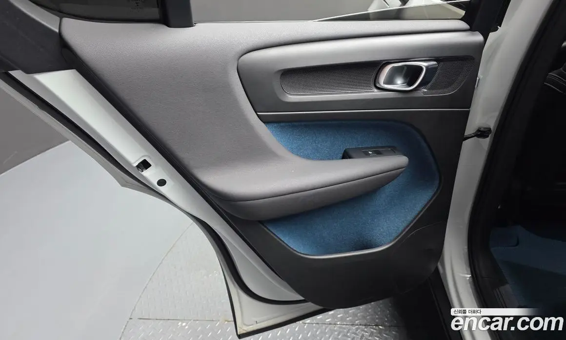 Volvo C40 2023 0.2 автомат (гидро), фото 15