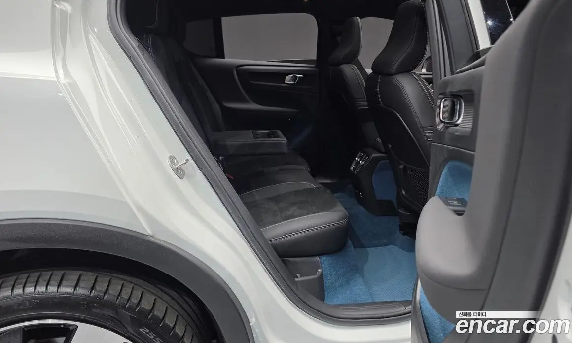 Volvo C40 2023 0.2 автомат (гидро), фото 17