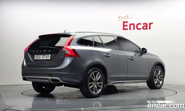 Volvo V60 2017 2.0 автомат (гидро), миниатюра 2
