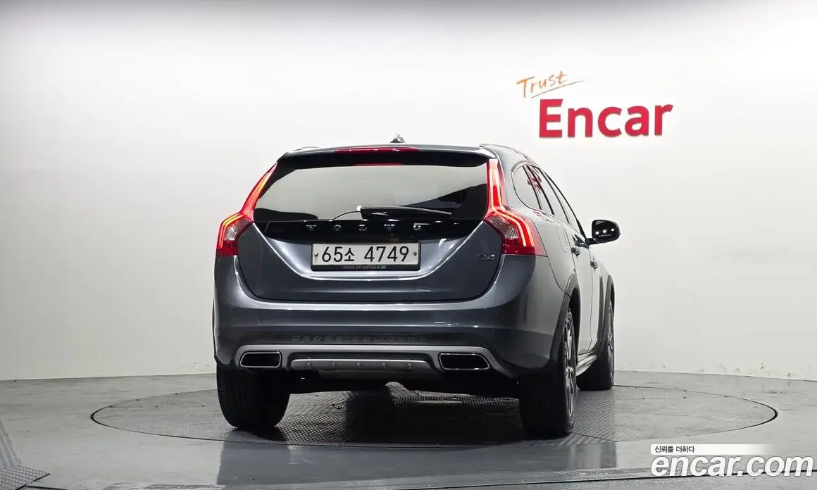 Volvo V60 2017 2.0 автомат (гидро), фото 4
