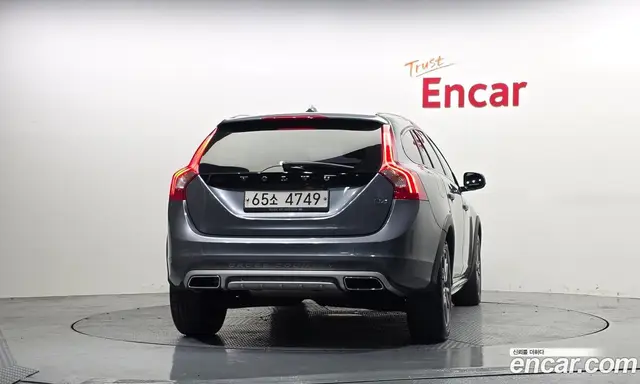 Volvo V60 2017 2.0 автомат (гидро), миниатюра 4