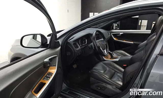 Volvo V60 2017 2.0 автомат (гидро), миниатюра 10