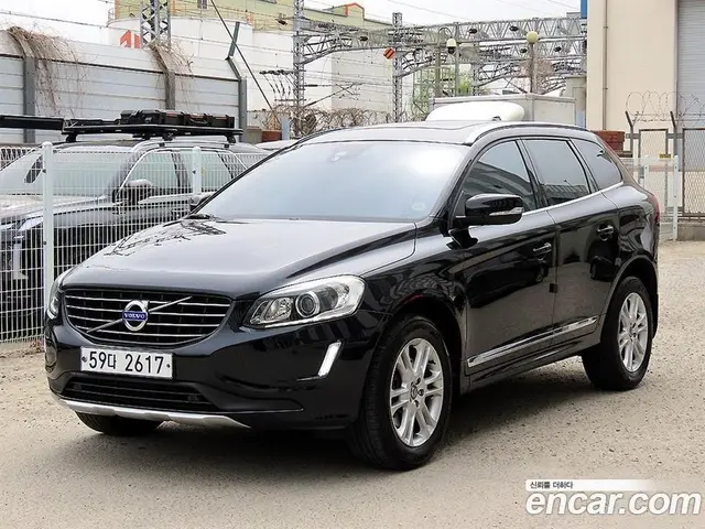 Volvo XC60 2015 2.0 автомат (гидро), миниатюра 2