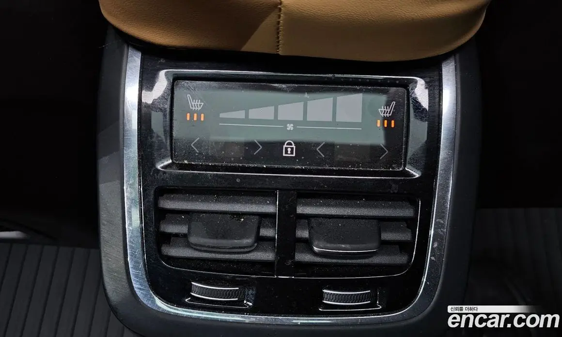 Volvo XC60 2023 2.0 автомат (гидро), фото 27