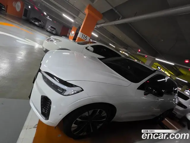 Volvo XC60 2025 2.0 автомат (гидро), миниатюра 4