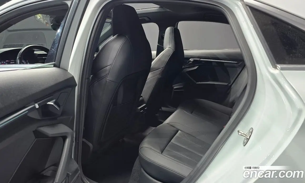 Audi A3 2023 2.0 автомат (гидро), фото 12