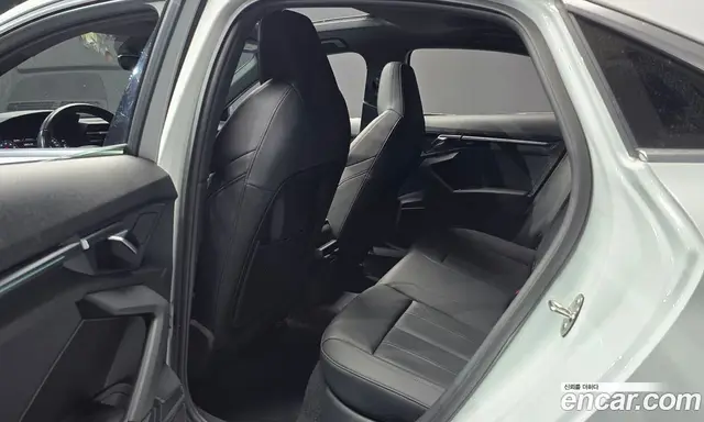 Audi A3 2023 2.0 автомат (гидро), миниатюра 12