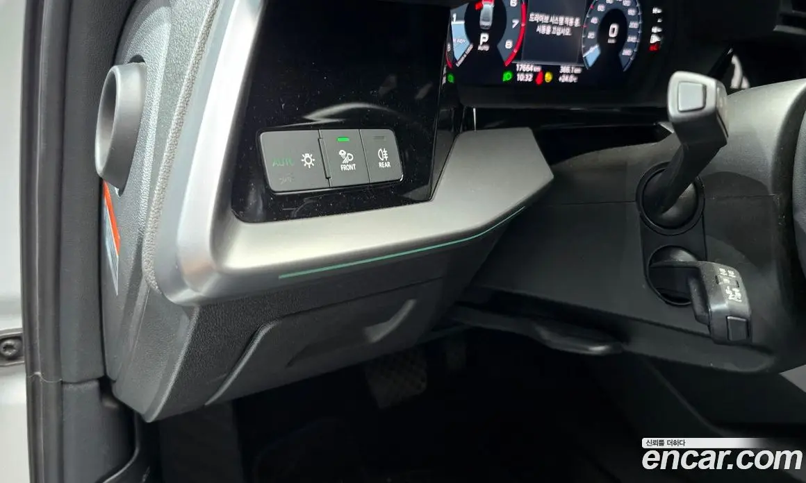 Audi A3 2023 2.0 автомат (гидро), фото 19