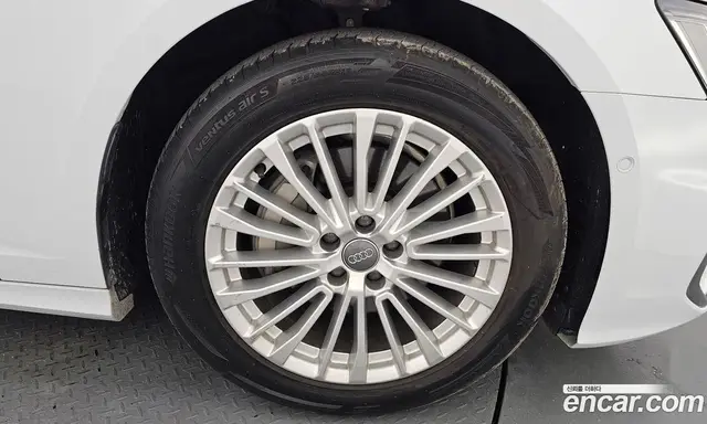 Audi A6 2020 2.0 автомат (гидро), миниатюра 5