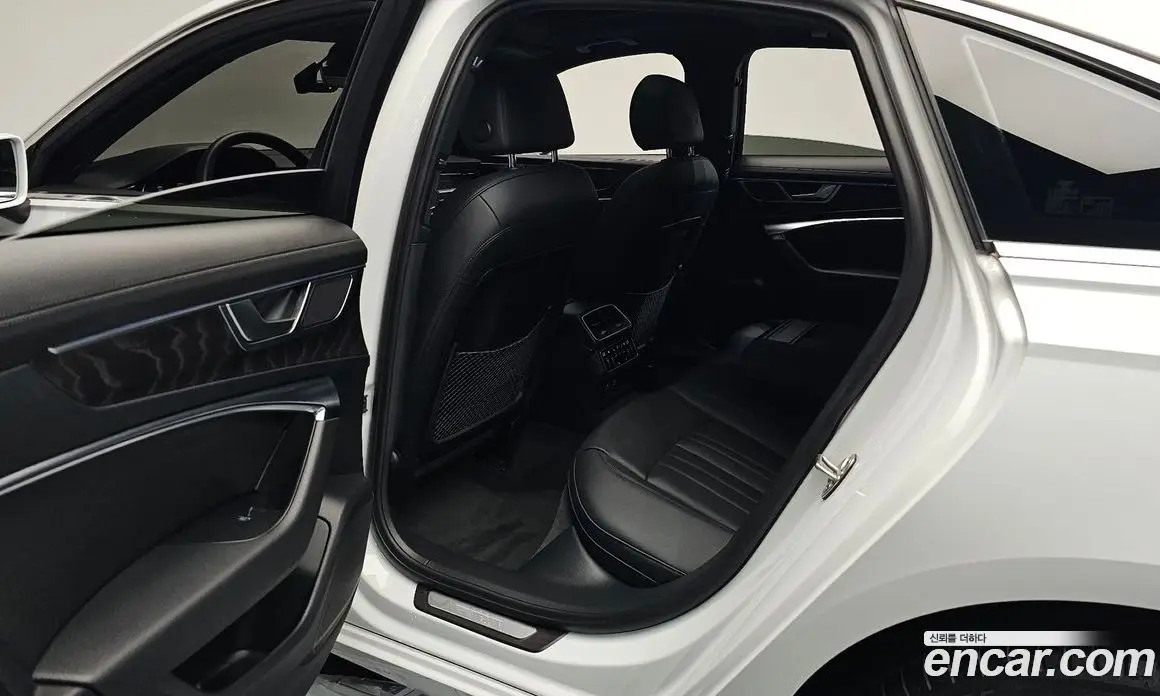 Audi A6 2023 2.0 автомат (гидро), фото 16