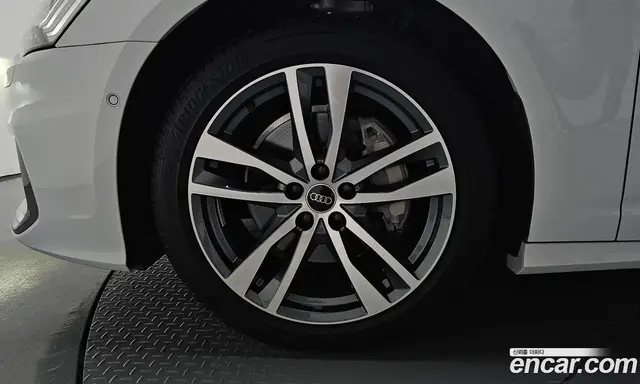 Audi A6 2023 2.0 автомат (гидро), миниатюра 4