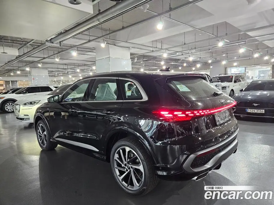 Audi Q5 2025 2.0 автомат (гидро), фото 4