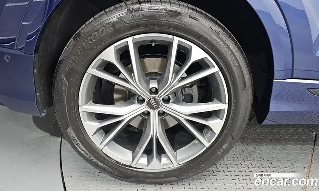 Audi Q8 2022 3.0 автомат (гидро), миниатюра 5