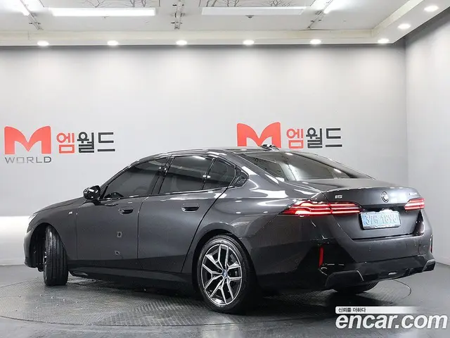 BMW i5 2024 0.2 автомат (гидро), миниатюра 2