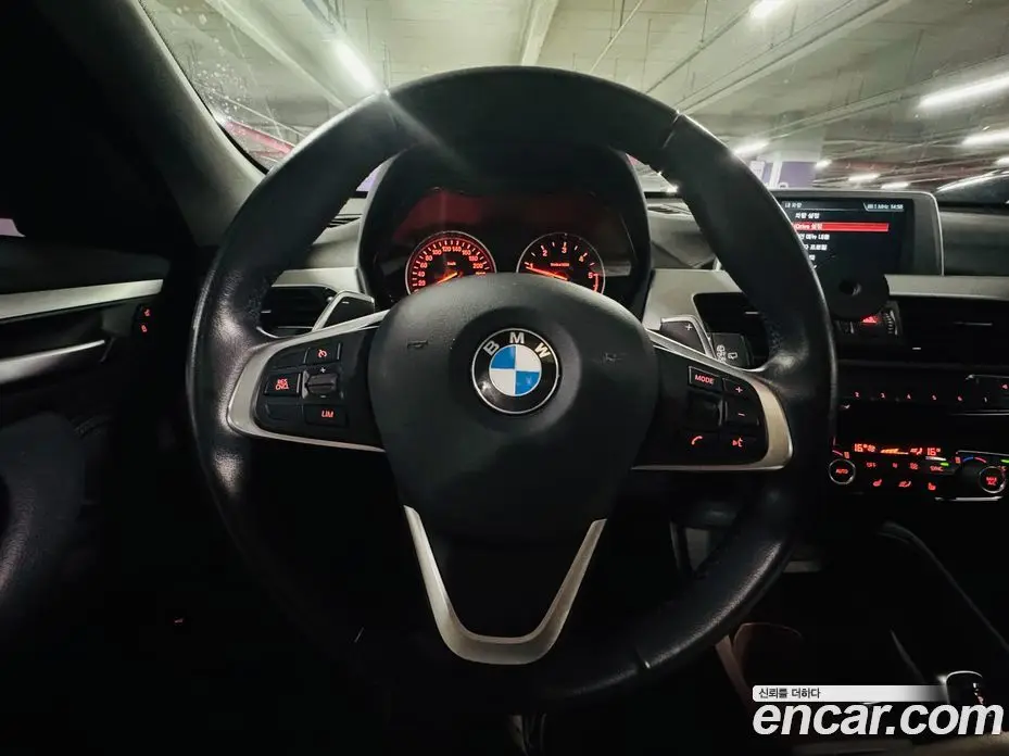 BMW X1 2018 2.0 автомат (гидро), фото 13
