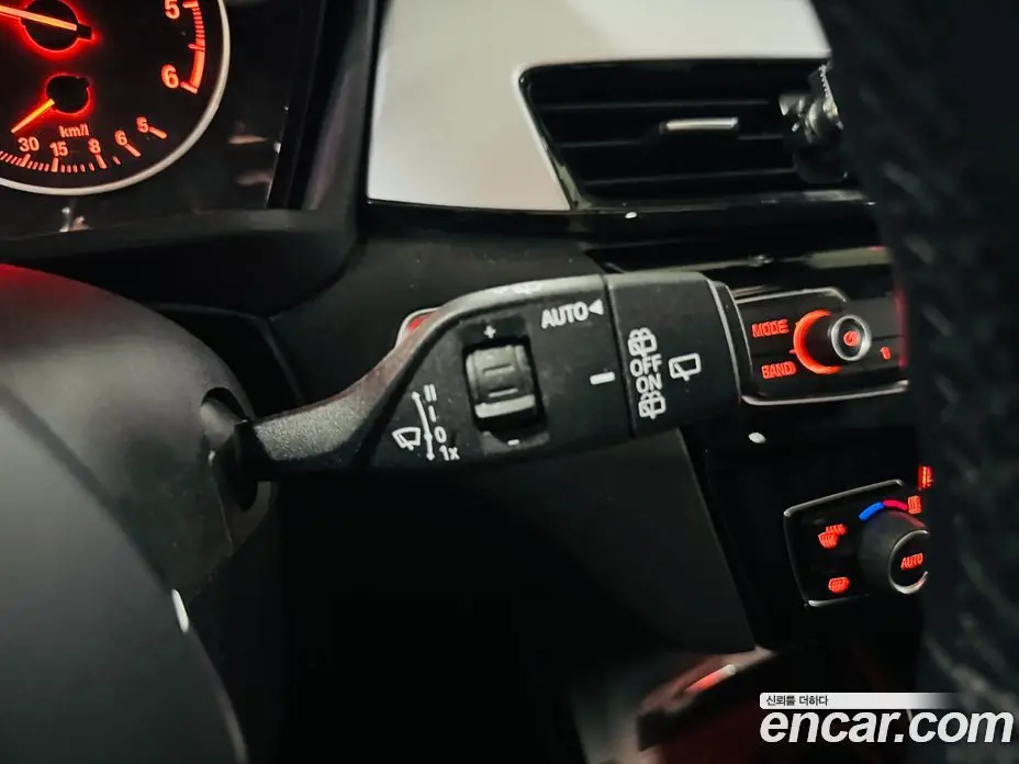 BMW X1 2018 2.0 автомат (гидро), фото 16