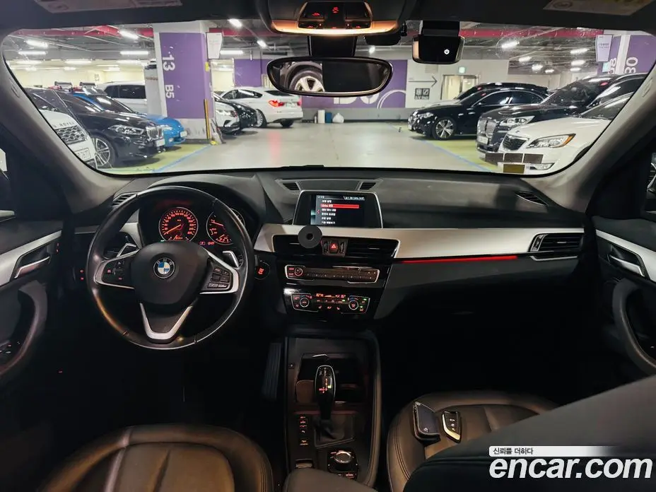 BMW X1 2018 2.0 автомат (гидро), фото 7