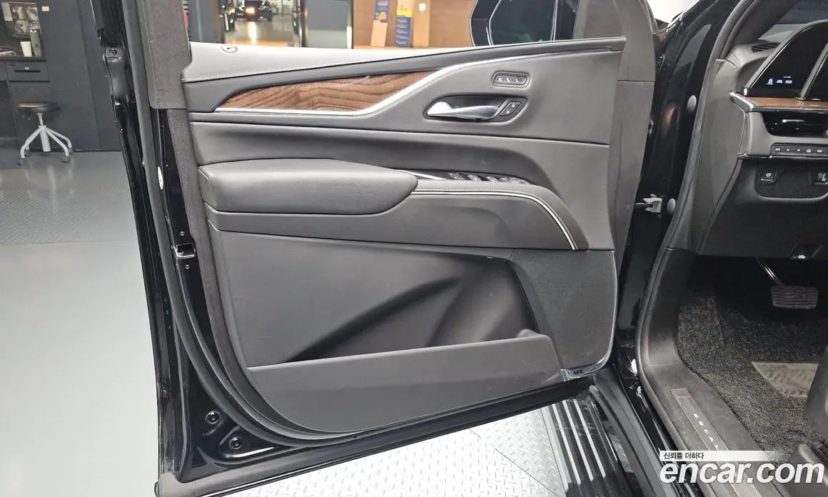 Cadillac Escalade 2023 6.2 автомат (гидро), фото 14 Cadillac Escalade 2023 6.2 автомат (гидро), фото 14