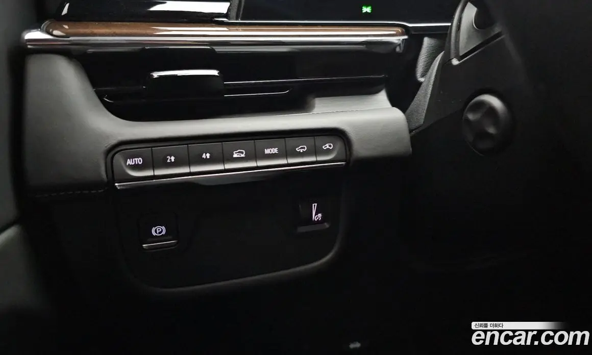Cadillac Escalade 2023 6.2 автомат (гидро), фото 28 Cadillac Escalade 2023 6.2 автомат (гидро), фото 28