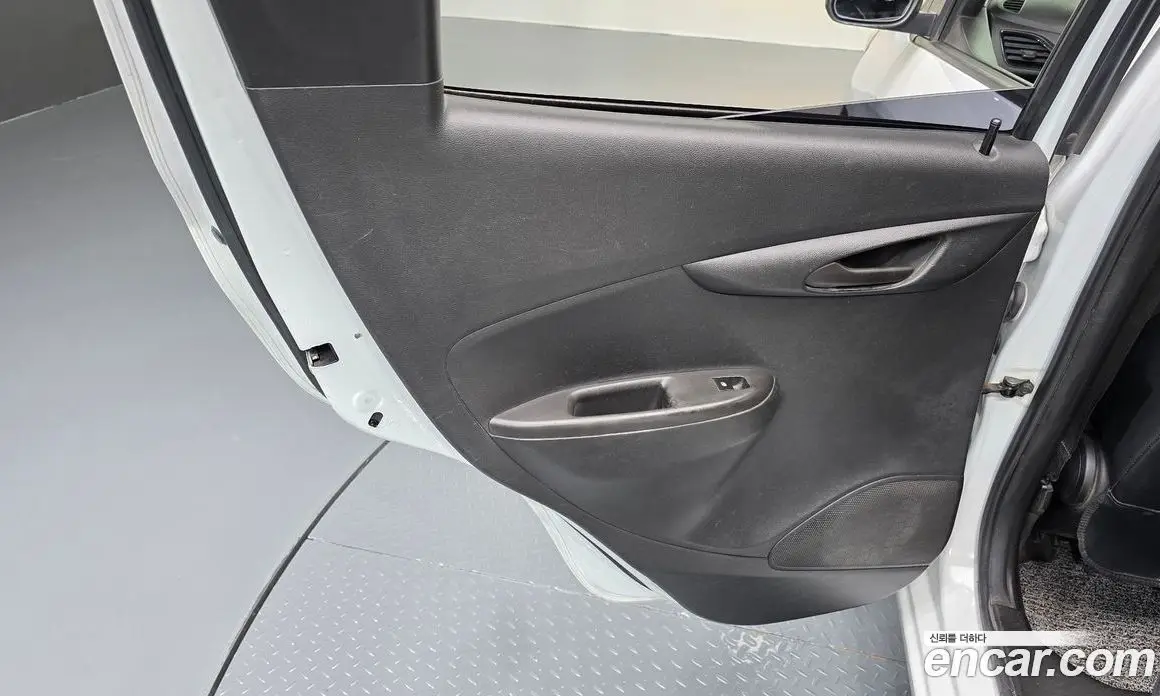 Chevrolet Spark 2015 1.0 автомат (гидро), фото 15