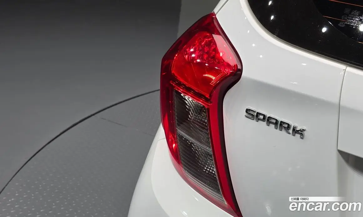 Chevrolet Spark 2015 1.0 автомат (гидро), фото 9